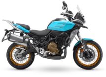 001-due-moto-prediligono-fuoristrada-sanno-far-divertire-su-strada