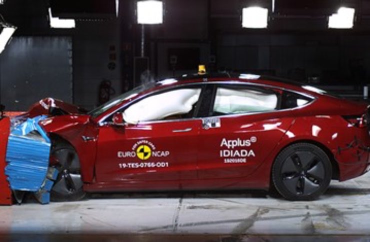 Crash test Tesla