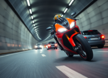 motociclista sorpreso a sorpassare in galleria la multa salata python 1756829857