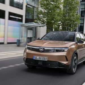 001-marchio-teutonico-approccia-elettrico-suv