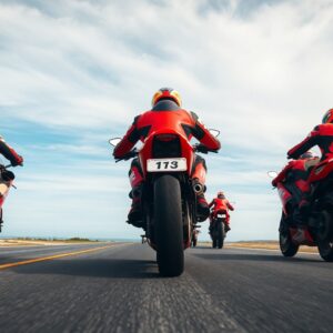 a phillip island bulega firma una tripletta e ducati impone la sua legge allapertura del mondiale 1771821946