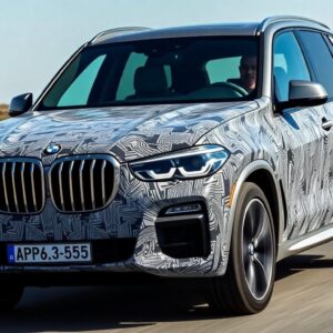 nuova bmw x5 2026 avvistamenti e indizi sul frontale e sugli interni 1771552051